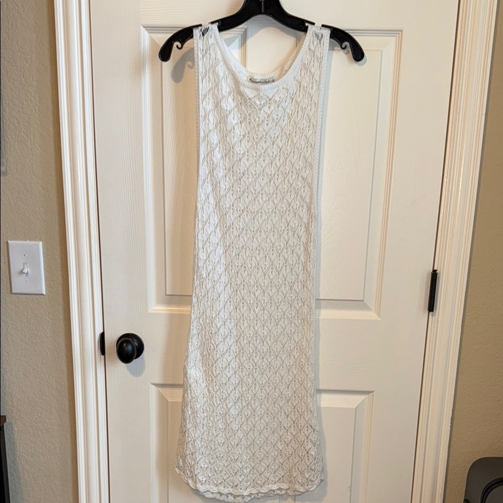 White Sleeveless Lace coverup